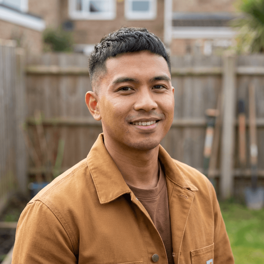 Male construction worker in his 40s with a friendly look